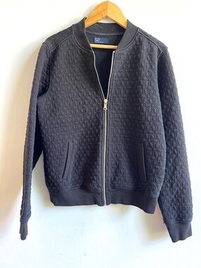 GAP Black Crewneck Sweater